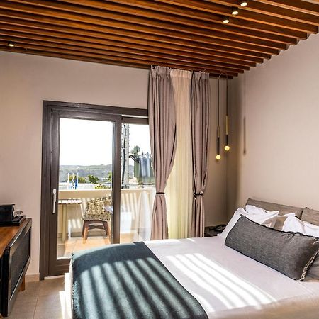 Uma Ray Suites Fira  Exterior foto